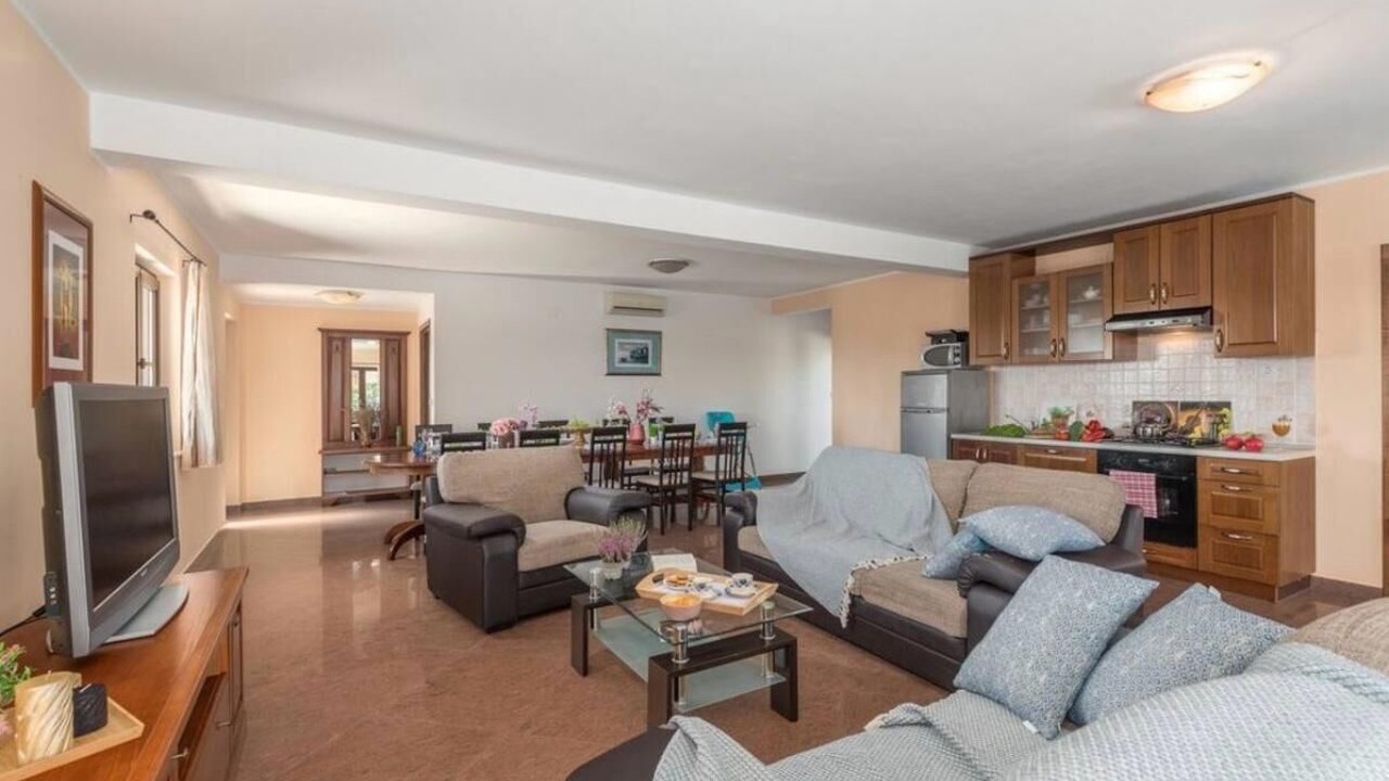 Photo of Livingroom in Orihi