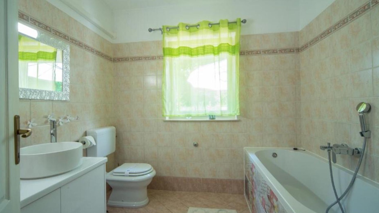 Photo of Bathroom in Opric