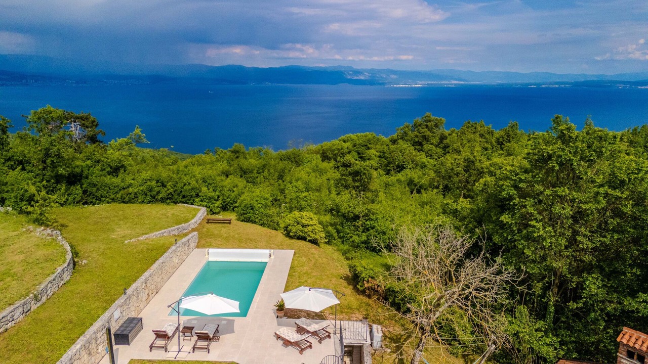 Photo of Outdoor in Sucici