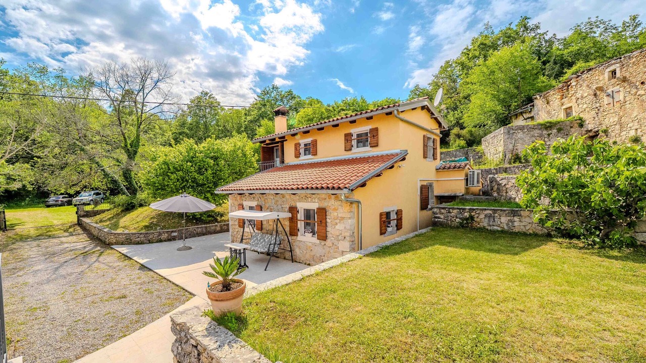 Photo of Outdoor in Sucici