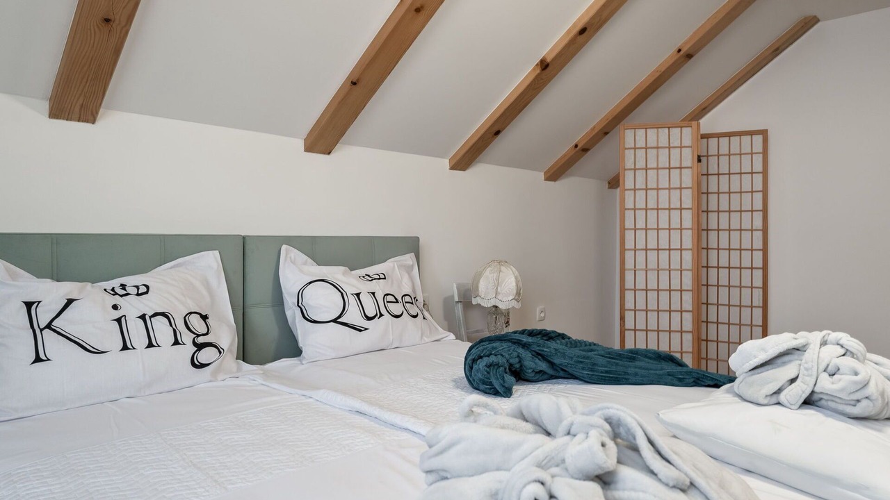 Photo of Bedroom in Lic