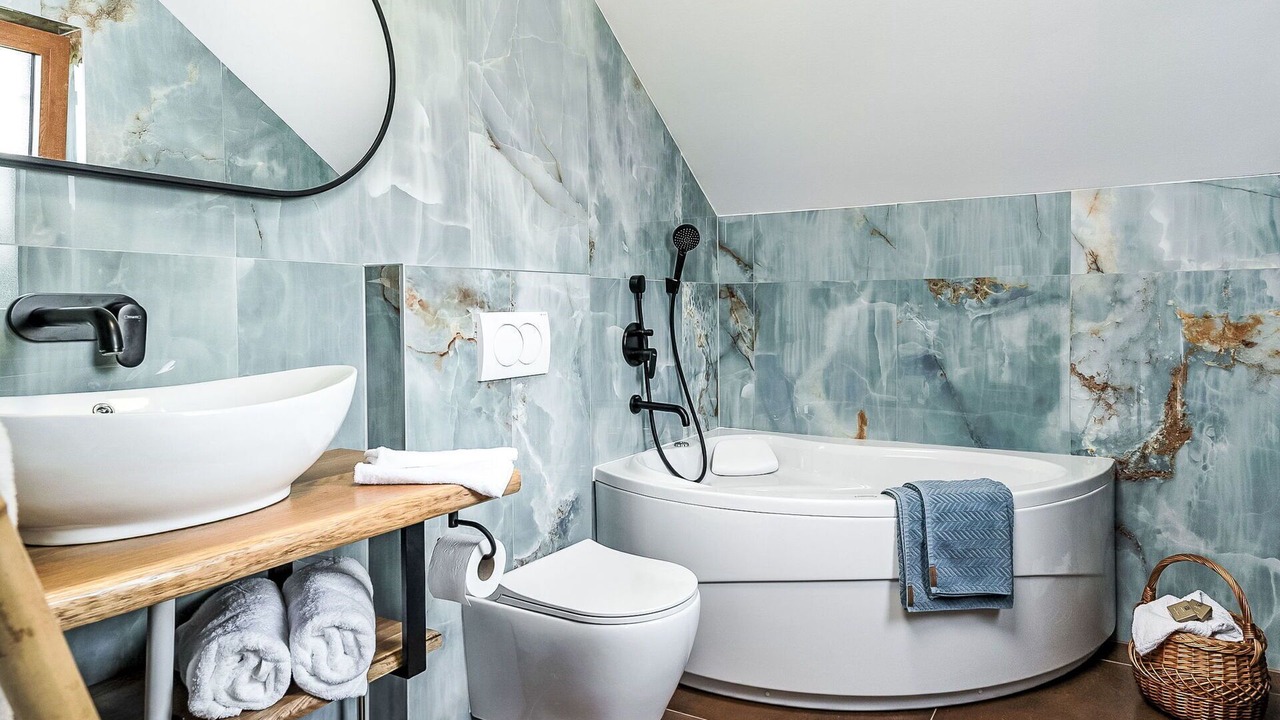 Photo of Bathroom in Lic