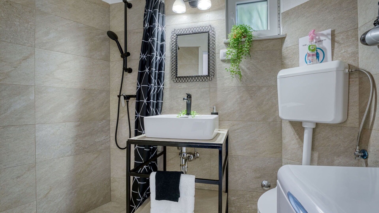 Photo of Bathroom in Ika