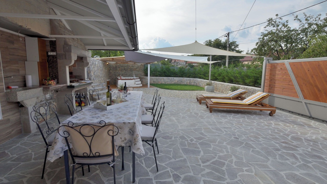 Photo of Outdoor in Jurdani