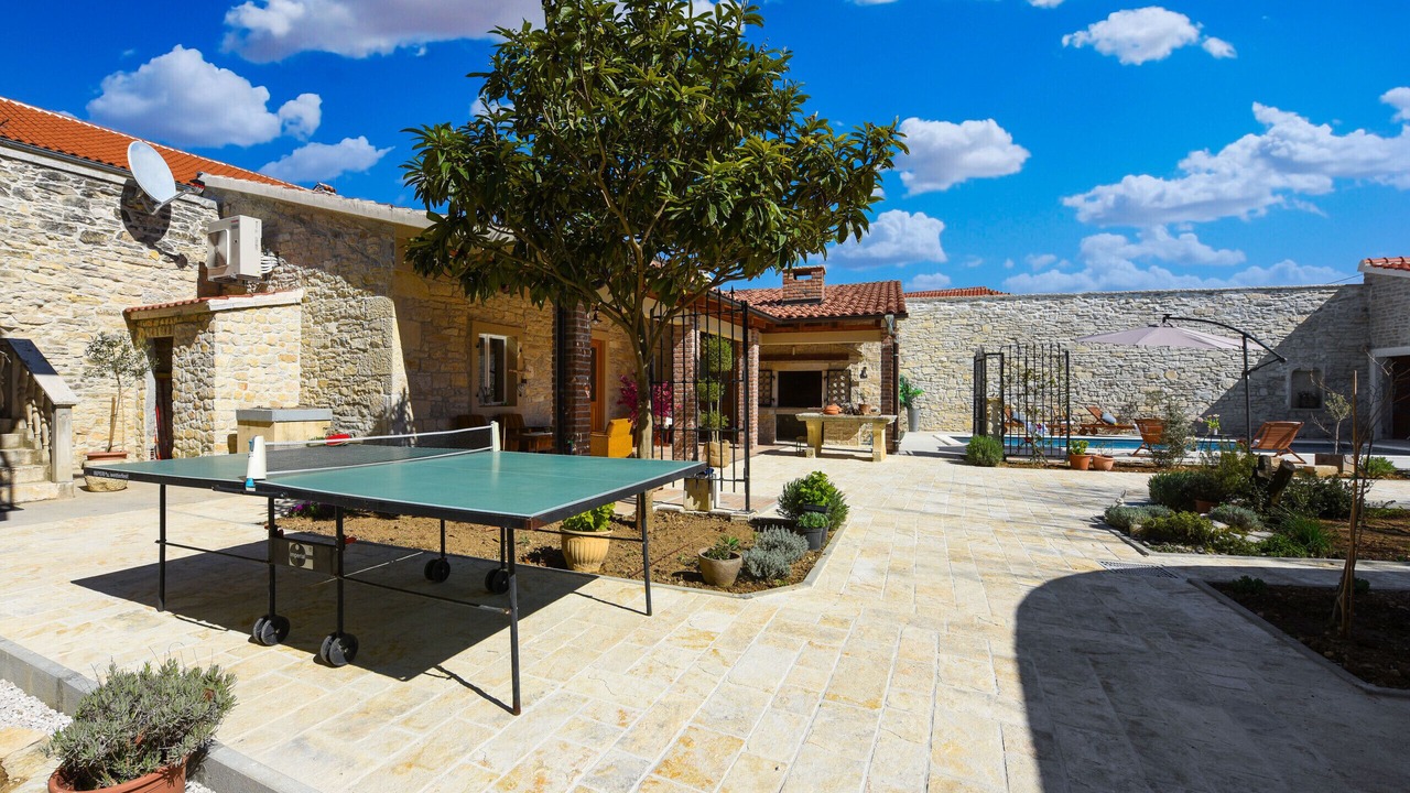 Photo of Outdoor in Smilcic