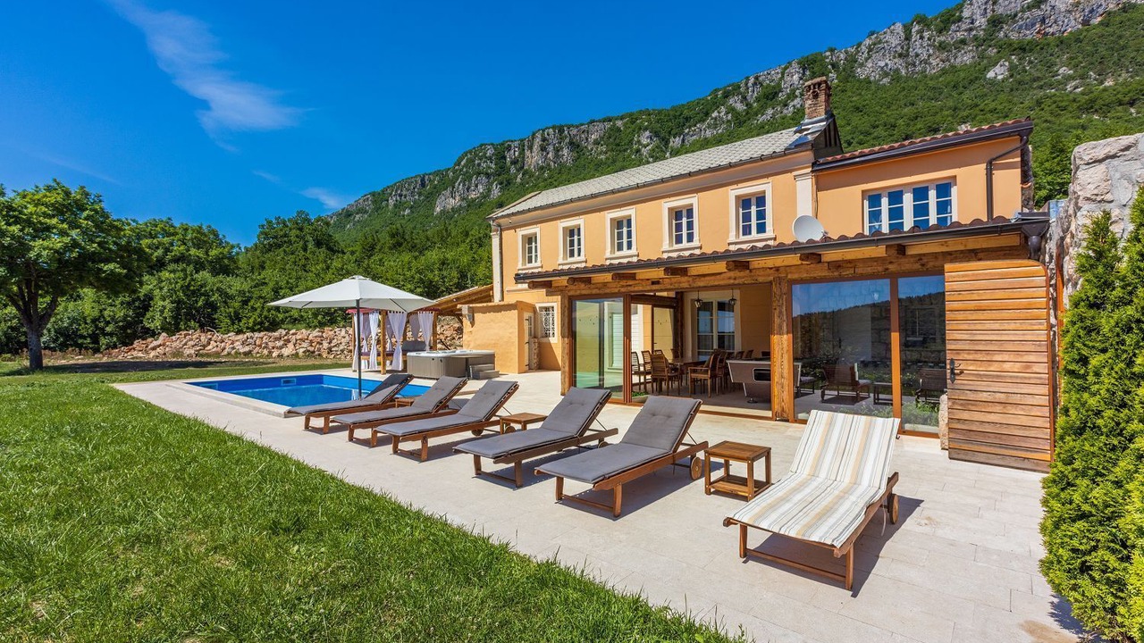 Photo of Outdoor in Bribir