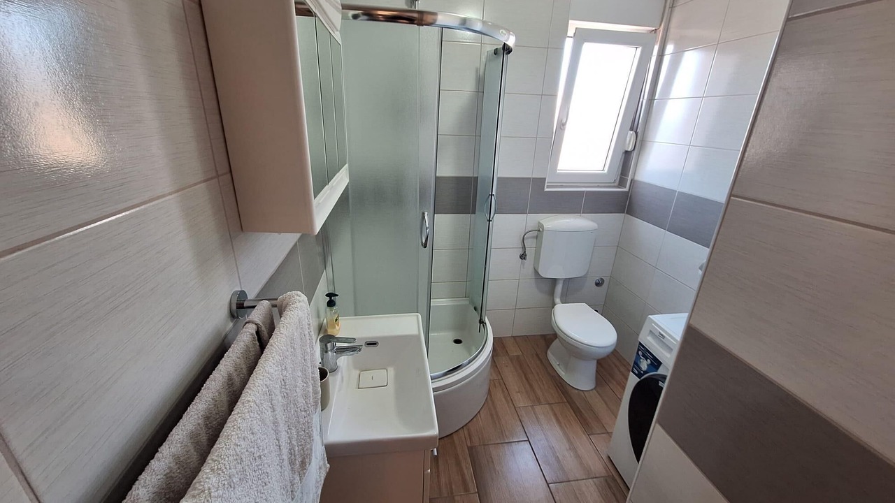 Photo of Bathroom in Seline