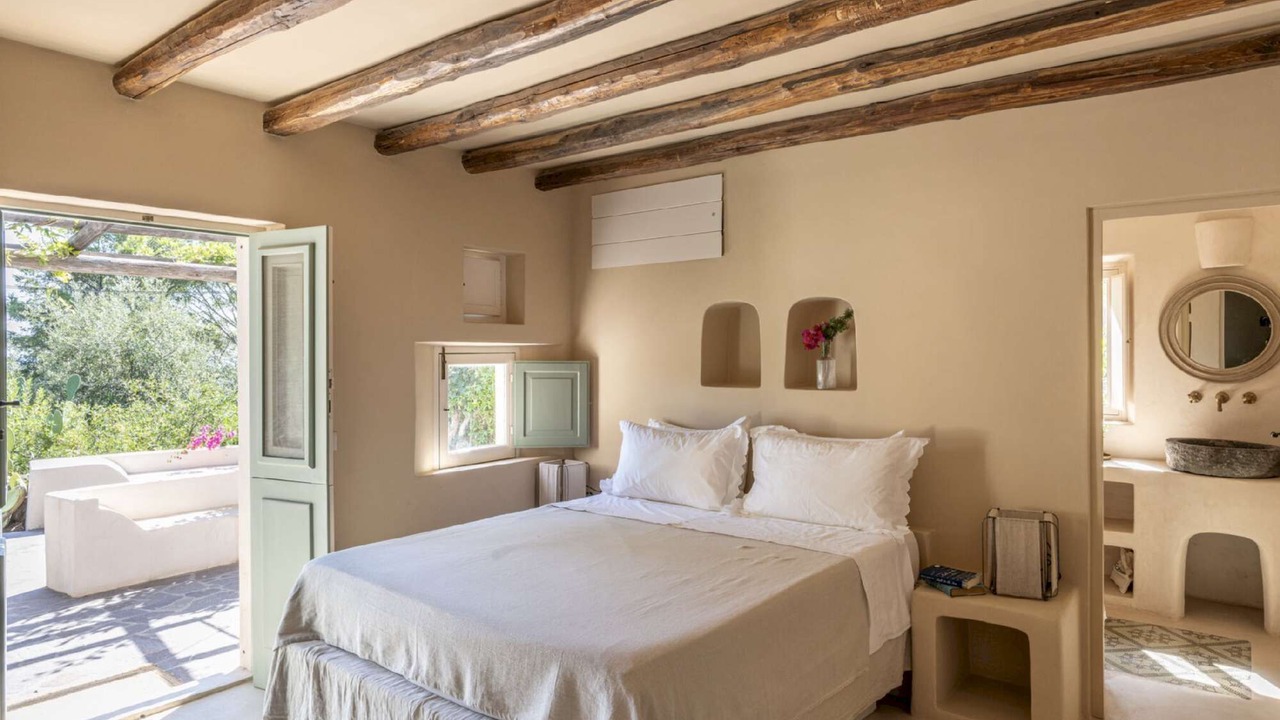 Photo of Bedroom in Pile