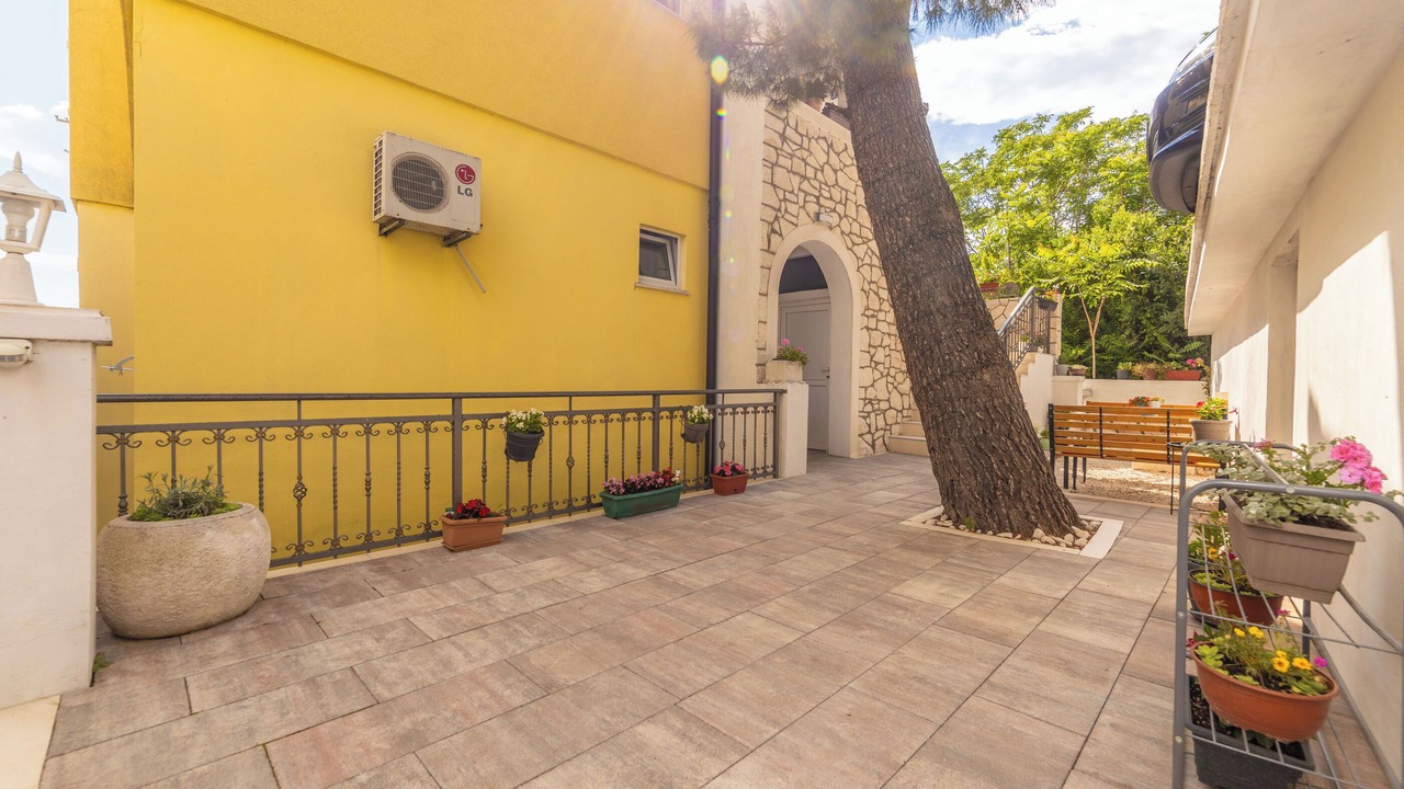 Photo of Outdoor in Brist