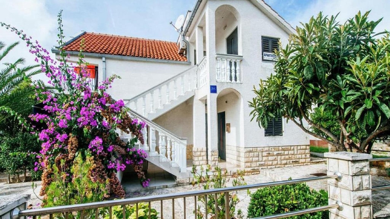 Photo of Outdoor in Petrcane