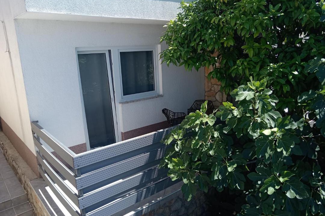 Photo of Others in Cres
