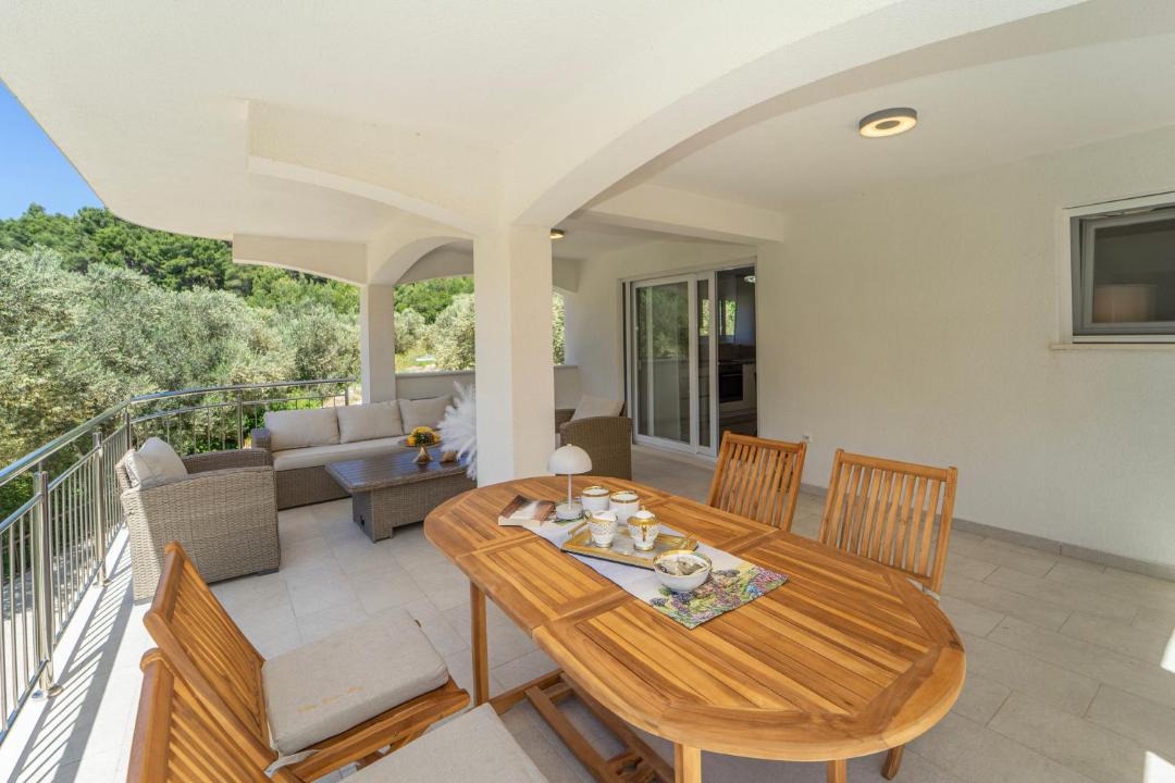 Photo of Patio Balcony in Potirna
