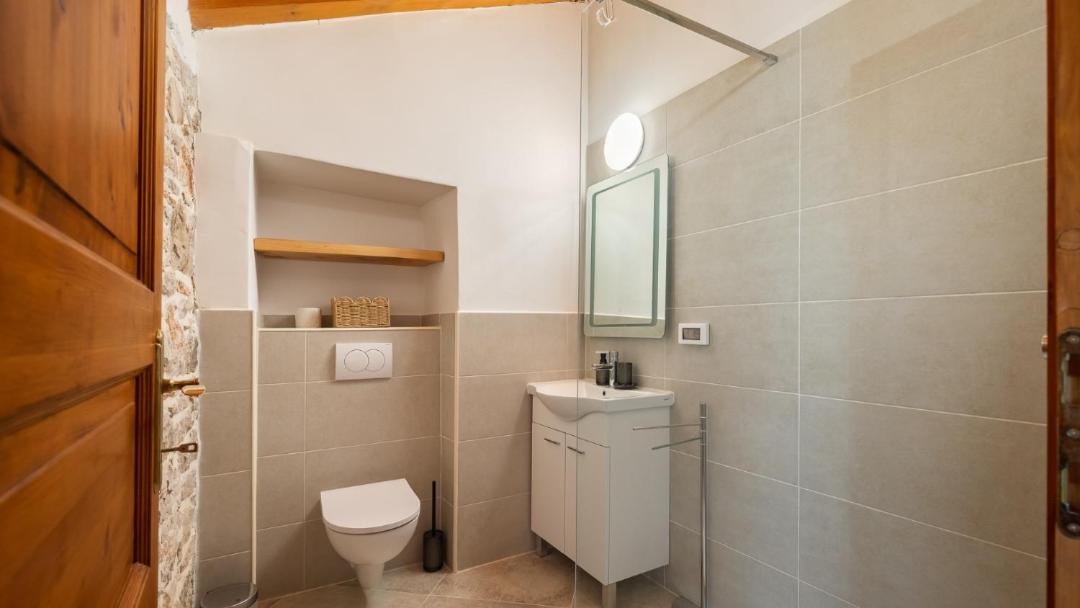 Photo of Bathroom in Vardica
