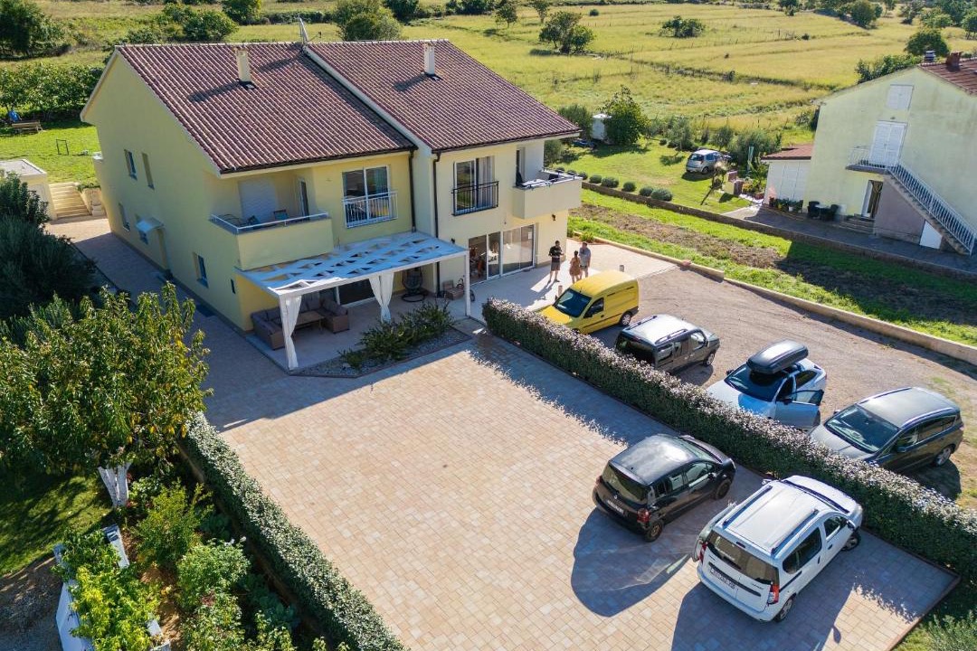 Photo of Others in Draga Bascanska