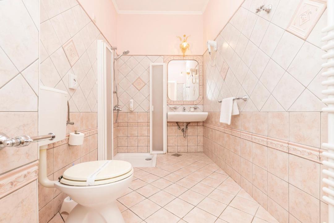 Photo of Bathroom in Cove Murtar