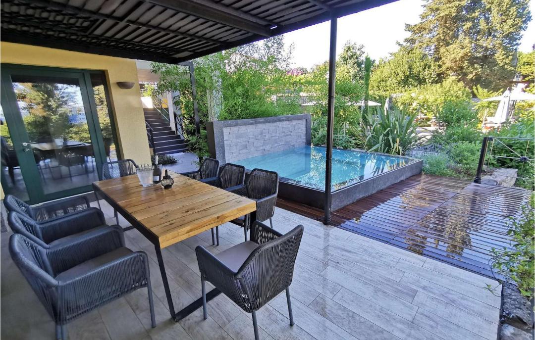 Photo of Patio Balcony in Ika