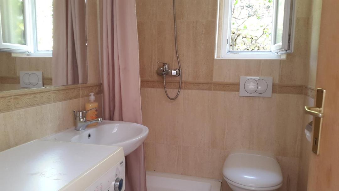 Photo of Bathroom in Molunat