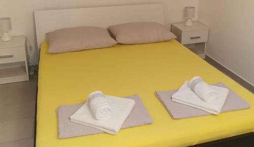 Apartment (One Bedroom Apartment with Terrace an)
