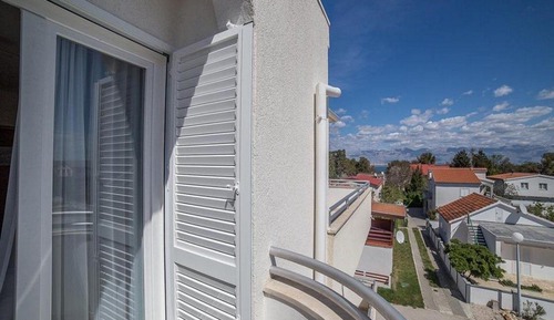 Studio (Studio Apartment with Balcony)