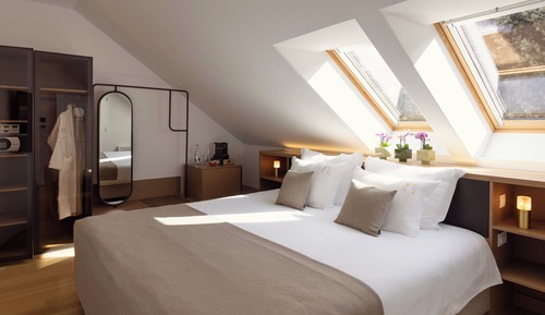 Standard Room with Half Day Boat Excursion
