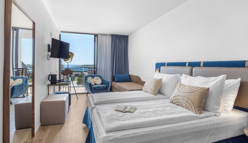 Premium Room, Balcony, Poolside