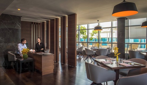 Junior Suite, 1 King Bed, Club Lounge Access