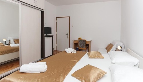 Studio (Studio Apartment with Balcony and Sea)