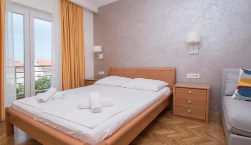 Apartment (One Bedroom Apartment with Balcony an)