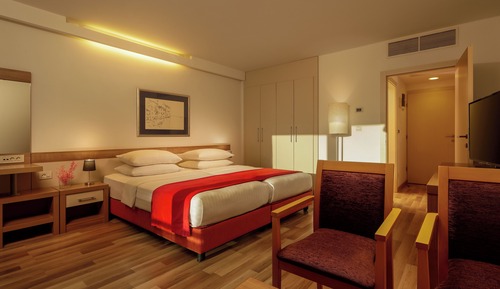 Premium Twin Room with Balcony and Sea Side