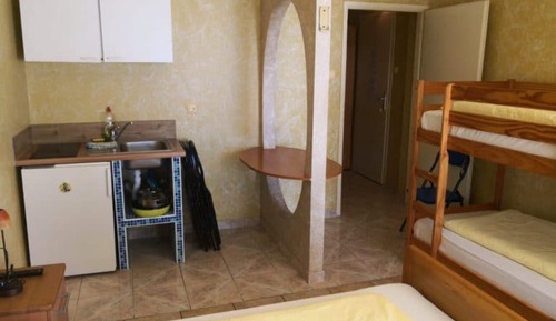 Studio (Studio Apartment with balcony and sea)