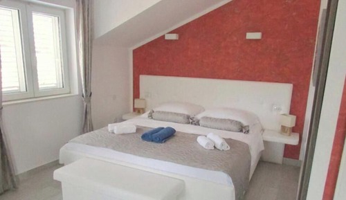 Double Room, Hill View