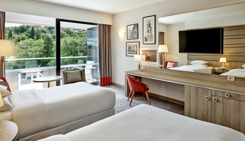 Superior Twin Room, 2 Twin Beds, Partial Sea View