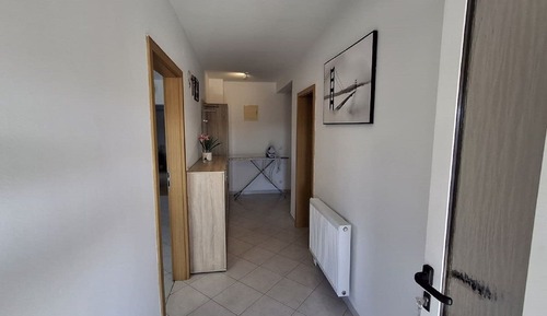 Apartment (Three Bedroom with Balcony Sweet Apar)