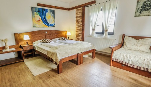 Deluxe Room, 1 King Bed, Garden View
