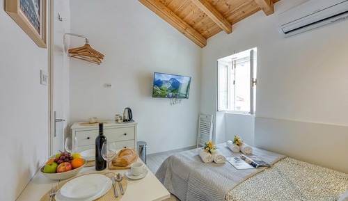 Family Studio, Air conditioning, Sea Facing (Lasta 25 Lošinj Town Twin Room)
