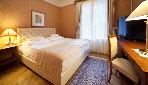 Single Room, Balcony