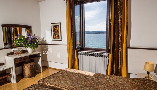 Standard Triple Room, Sea View (with Extra Bed)