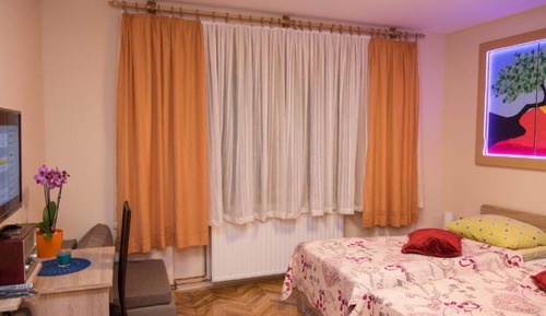 Twin Room (Twin Room With Shared Kitchen And Bat)