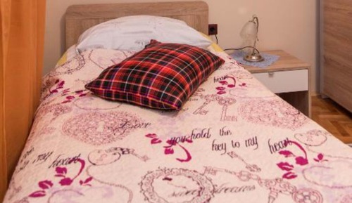 Single Room (Single Bed Room With Shared Kitchen A)
