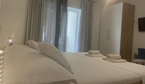 Apartment (Delux One Bedroom Apartment with terr)