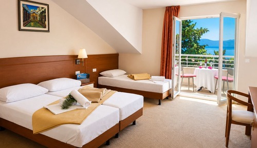 Deluxe Triple Room, Balcony, Sea View