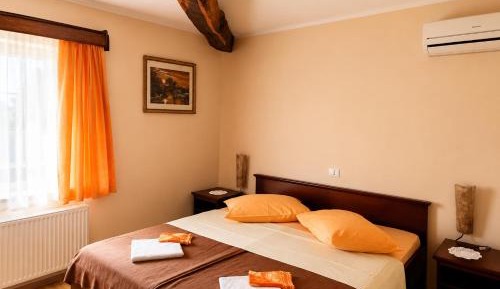Room #1631729103