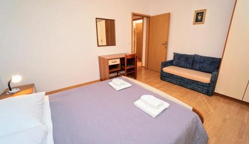 One-Bedroom Apartment with Balcony