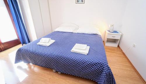 One-Bedroom Apartment with Balcony