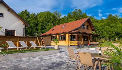 Three-Bedroom Vacation Home 