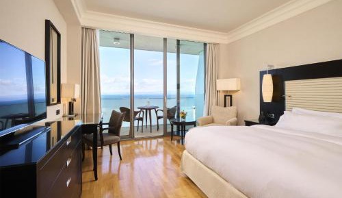 Family Connecting Rooms with Sea View