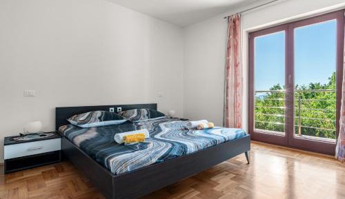 Three-Bedroom Premium Apartment with Balcony