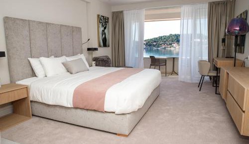 Double Room with Balcony and Sea View