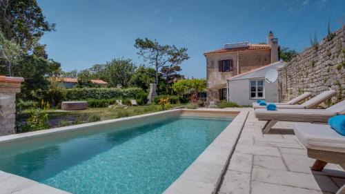Villa with Sea View