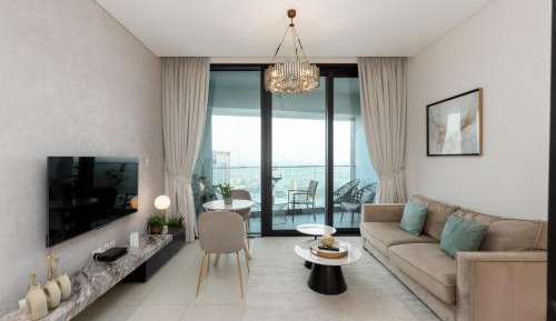 One-Bedroom Apartment with Balcony